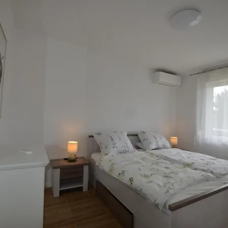 Sarah Apartment *