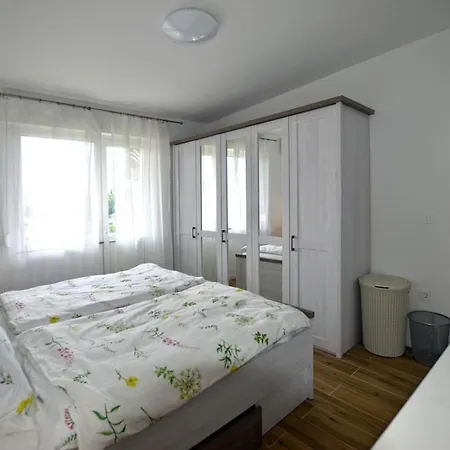 Sarah Apartment